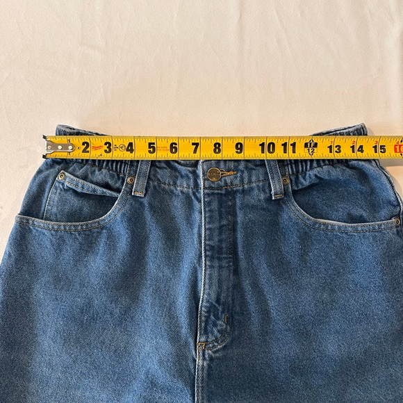 Vintage LL Bean Mom Jeans | Comfort-Gathered Waist | Relaxed 90s Denim - Picture 5 of 8